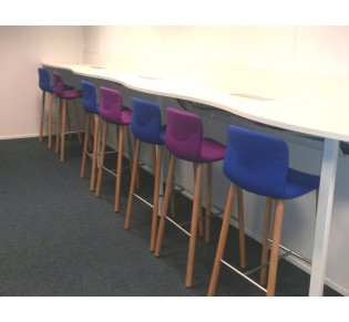 Slot 78/68 BL Upholstered σκαμπό bar της Gaber | Avant Garde