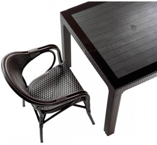 Defence150 table with glass by Novussi | Avant Garde