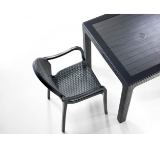 Defence 90 table with glass by Novussi | Avant Garde