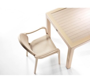 Defence 90 table with glass by Novussi | Avant Garde