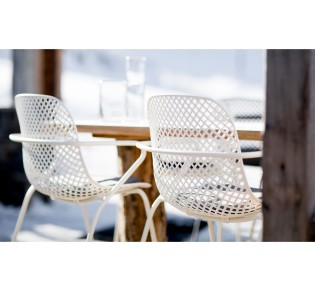 Ramatuelle bar stool by Grosfillex | Avant Garde exclusive agent
