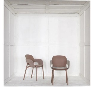 Hug art.2384 armchair by SCAB | Avant Garde