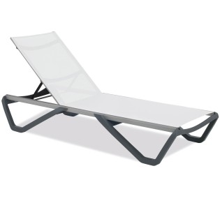 Wave sunbed by Papatya | Avant Garde